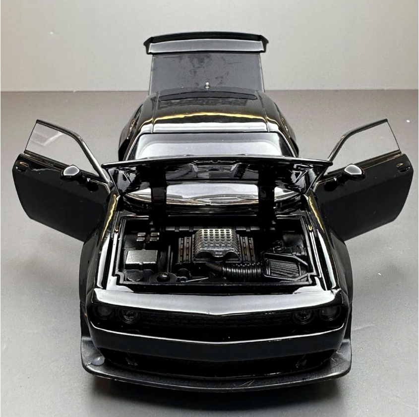 Model DODGE CHALLENGER 1:32 METALOWY | ŚWIATŁA LED, DŹWIĘK, NAPĘD, BATERIE